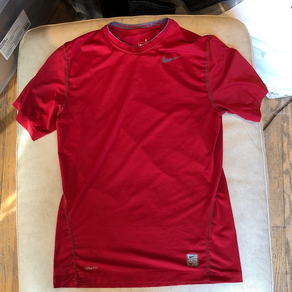 Nike Pro men’s small red short sleeve workout shirt